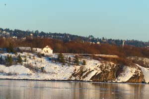 ... kleine Fjord - Øya (Inselchen)...