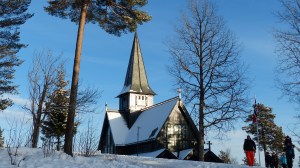 Die Holmenkollen-Kirche ist für Hochzeiten sehr beliebt und steht mit auf dem Gelände ... 