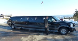 Unser Gefährt :-) (irgendwelche "Neu-Reiche" mussten das Ding als Hochzeitskutsche verwenden ;-)  