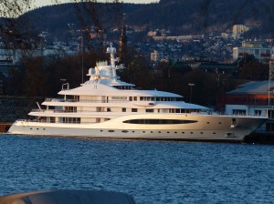 "Mein Boot, ..."  :-)