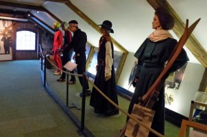 Skimuseum: Skikleidung von damals bis heute