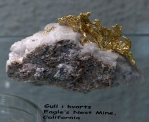 Mineraliensammlung Kongsberg: Gold in Quarz