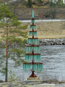 Skulptur am Nybrufoss in Kongsberg