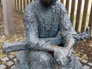 Heddal Stavkirke: ... Pallmondium - Spielerin (zumindest sieht es so ähnlich aus? ;-)  )