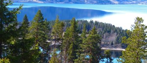 Da unten ist die Insel, die auf so tragische Weise weltberuehmt wurde: Utøya.