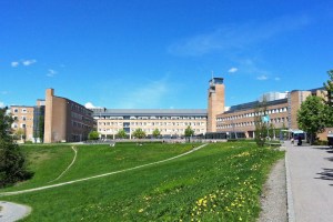 Rikshospitalet im Sommer