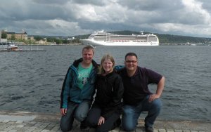 David, Sarah und ich vor unserem "Boot" :-)