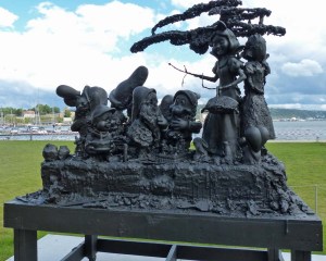 ... passend vor dem Astrup-Fearnley-Museum (Moderne Kunst) auf Aker Brygge/Tjuvholmen am Hafen.