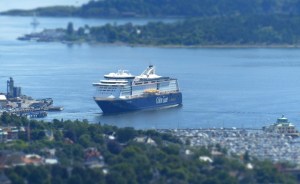 Spielzeug - Colorline beim Ablegen