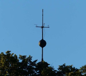 Turm der Kirche auf dem Unigelände