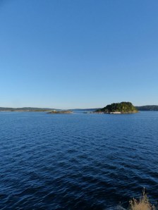 Auf die Inseln kommt man nur mit eigenem Boot.