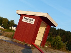 An der Badestelle ist auch ein Anleger für eine Fähre die nur im Sommer die Inseln anläuft.