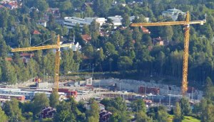 Auf dem Sprungturm: Ausblick auf die Baustelle fuer die neue US-Botschaft - schon jetzt ein Hochsicherheitstrakt.