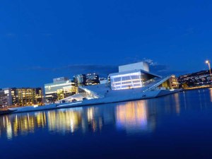 Osloer Oper im Nachtgewand