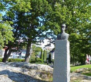 Oberst Erikson - Kommandeur der Oscarsborg Festung und Volksheld