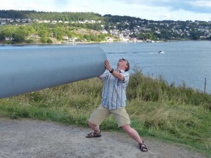 ... Stunden aufzuhalten und dem Kønig und der Regierung die Flucht zu ermøglichen...