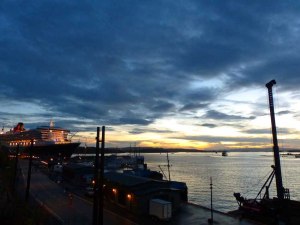 QM2 im Hafen von Oslo