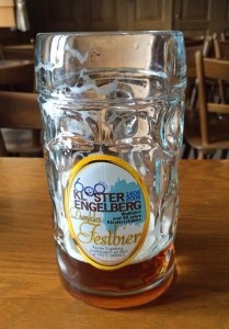 Hach, ein gutes, sueffiges Halbes zu unschlagbaren Preisen - das vermisse ich hier schon ab und zu.... :-)