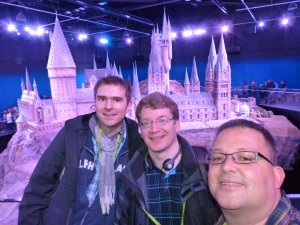 Selfie vor dem grossen Modell von Hogwarts: Sehr beeindruckend die Detailgenaue Darstellung