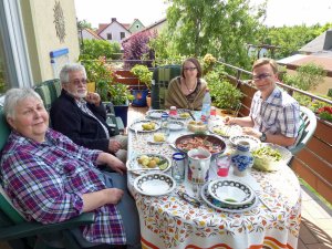 ganz norwegischer Stil: mitgebrachte Krabben zum selber pulen. Eltern, Bruder und Freundin hat's geschmeckt