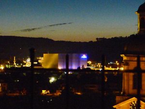 Nicht zu uebersehen: Lagerhaus der Papierfabrik