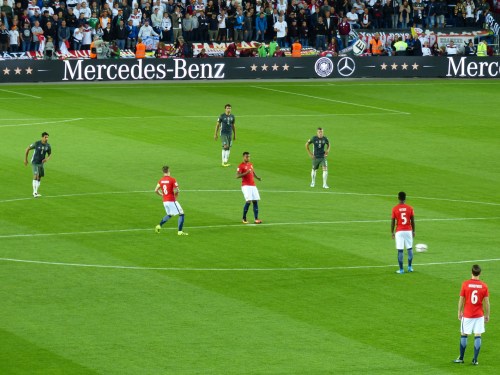 ... Anstoß durch Norwegen.